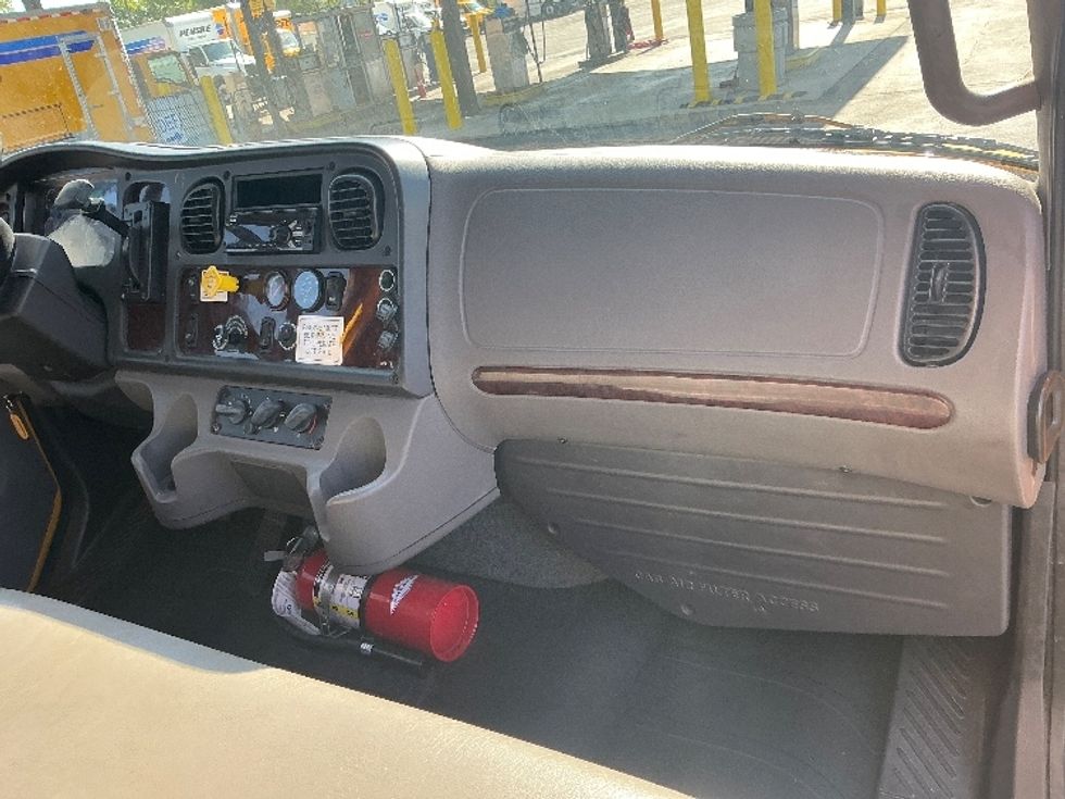 Medium Duty Box Truck-Light and Medium Duty Trucks-Freightliner-2019-M2-Jacksonville-FL-181,259\n\t\tmiles-$ 40,750 - Image 21