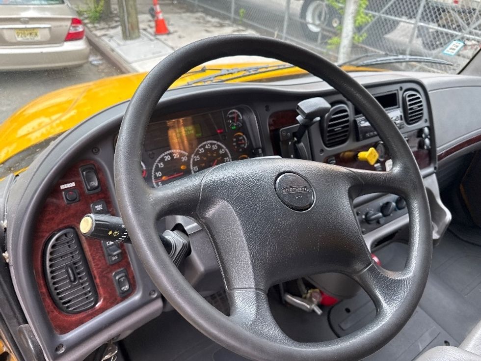 Medium Duty Box Truck-Light and Medium Duty Trucks-Freightliner-2019-M2-Jamaica-NY-217,702\n\t\tmiles-$ 38,500 - Image 17