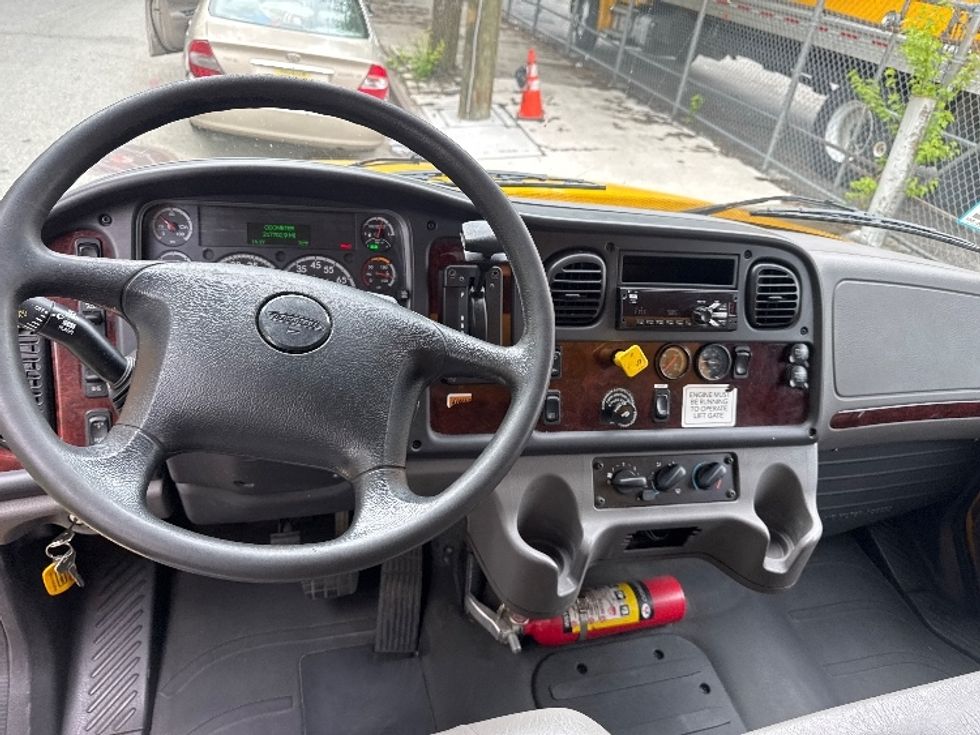 Medium Duty Box Truck-Light and Medium Duty Trucks-Freightliner-2019-M2-Jamaica-NY-217,702\n\t\tmiles-$ 38,500 - Image 18