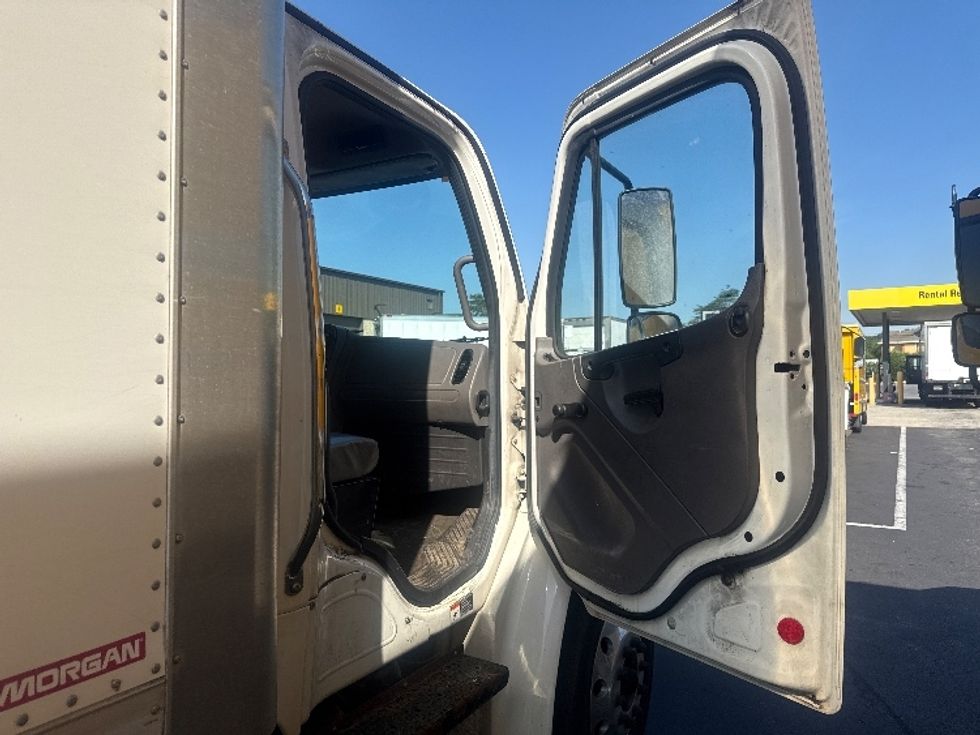 Medium Duty Box Truck-Light and Medium Duty Trucks-Freightliner-2019-M2-Jessup-MD-204,905\n\t\tmiles-$ 40,000 - Image 18