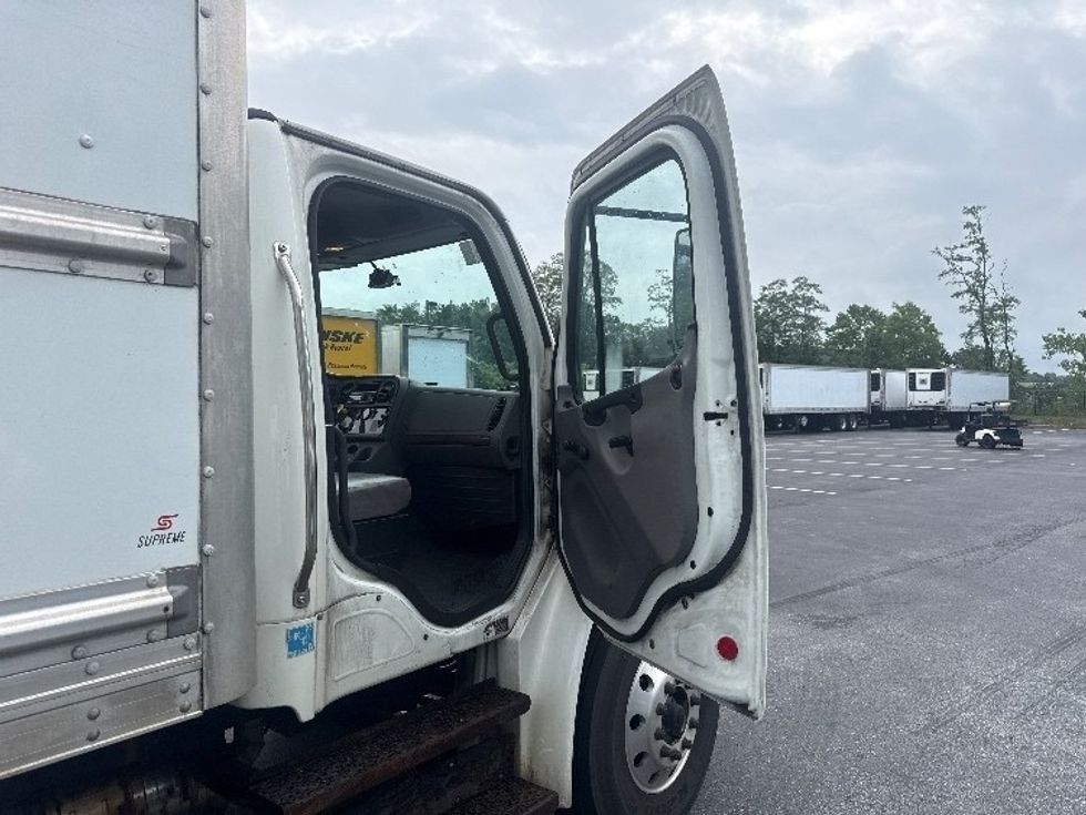 Medium Duty Box Truck-Light and Medium Duty Trucks-Freightliner-2019-M2-Jessup-MD-258,351\n\t\tmiles-$ 44,750 - Image 17