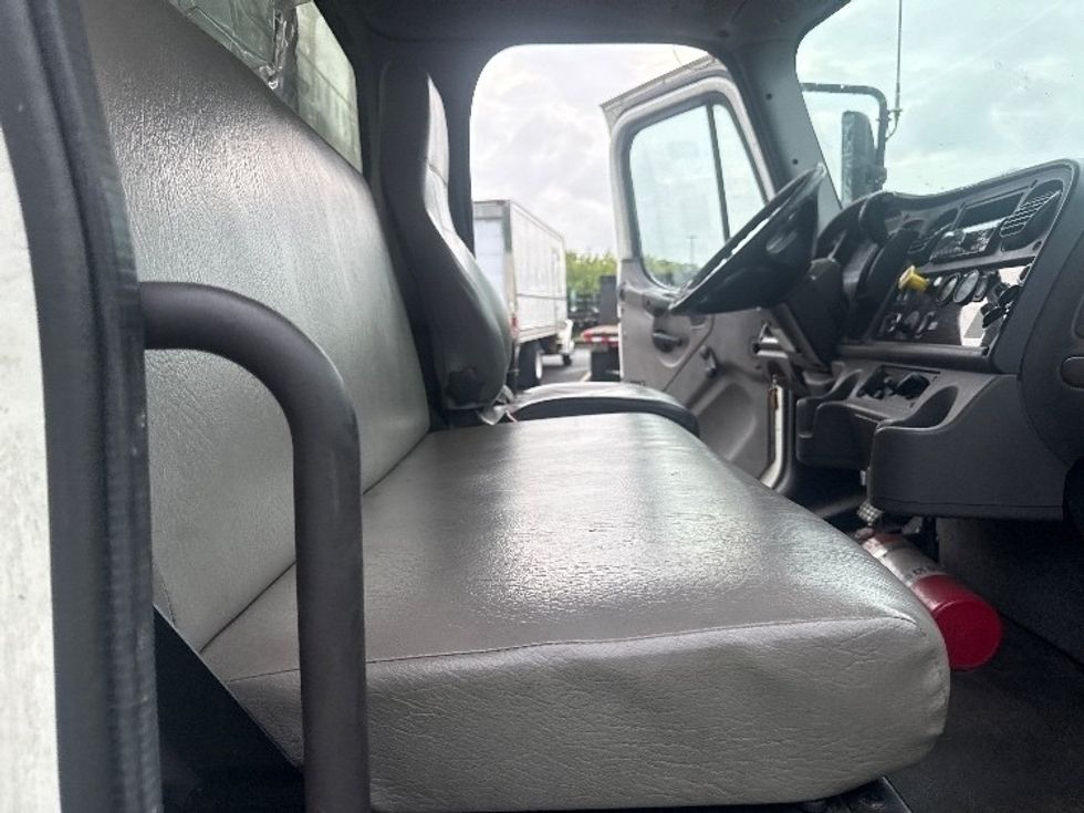 Medium Duty Box Truck-Light and Medium Duty Trucks-Freightliner-2019-M2-Jessup-MD-258,351\n\t\tmiles-$ 44,750 - Image 19