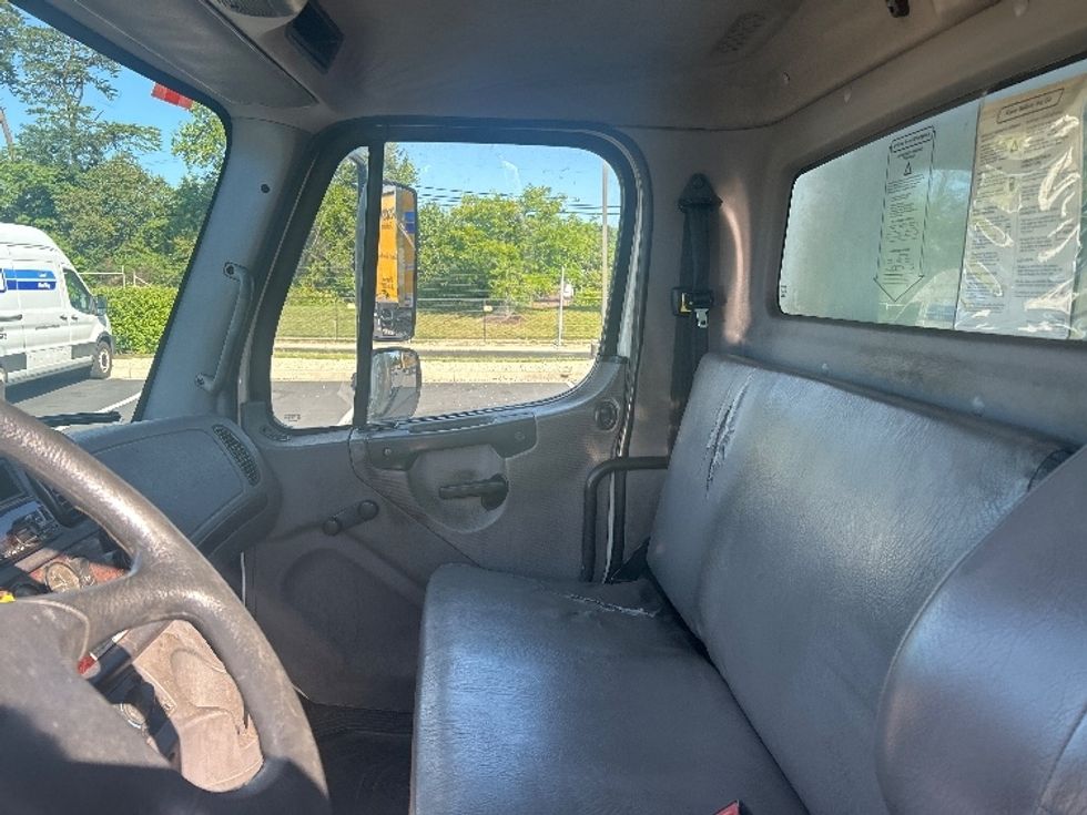 Medium Duty Box Truck-Light and Medium Duty Trucks-Freightliner-2019-M2-Jessup-MD-268,777\n\t\tmiles-$ 40,250 - Image 19