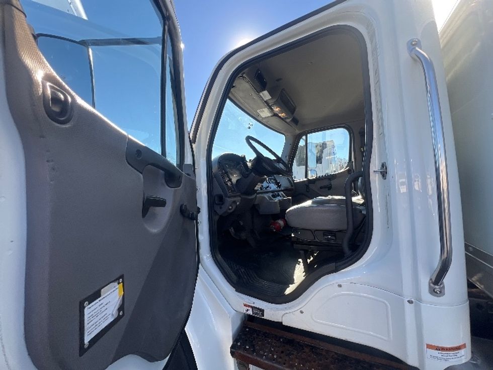 Medium Duty Box Truck-Light and Medium Duty Trucks-Freightliner-2019-M2-Jessup-MD-279,036\n\t\tmiles-$ 35,250 - Image 16
