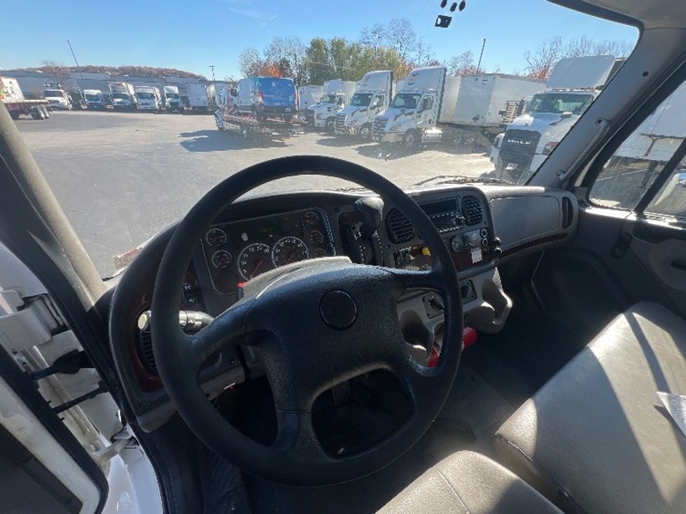 Medium Duty Box Truck-Light and Medium Duty Trucks-Freightliner-2019-M2-Jessup-MD-279,036\n\t\tmiles-$ 35,250 - Image 17