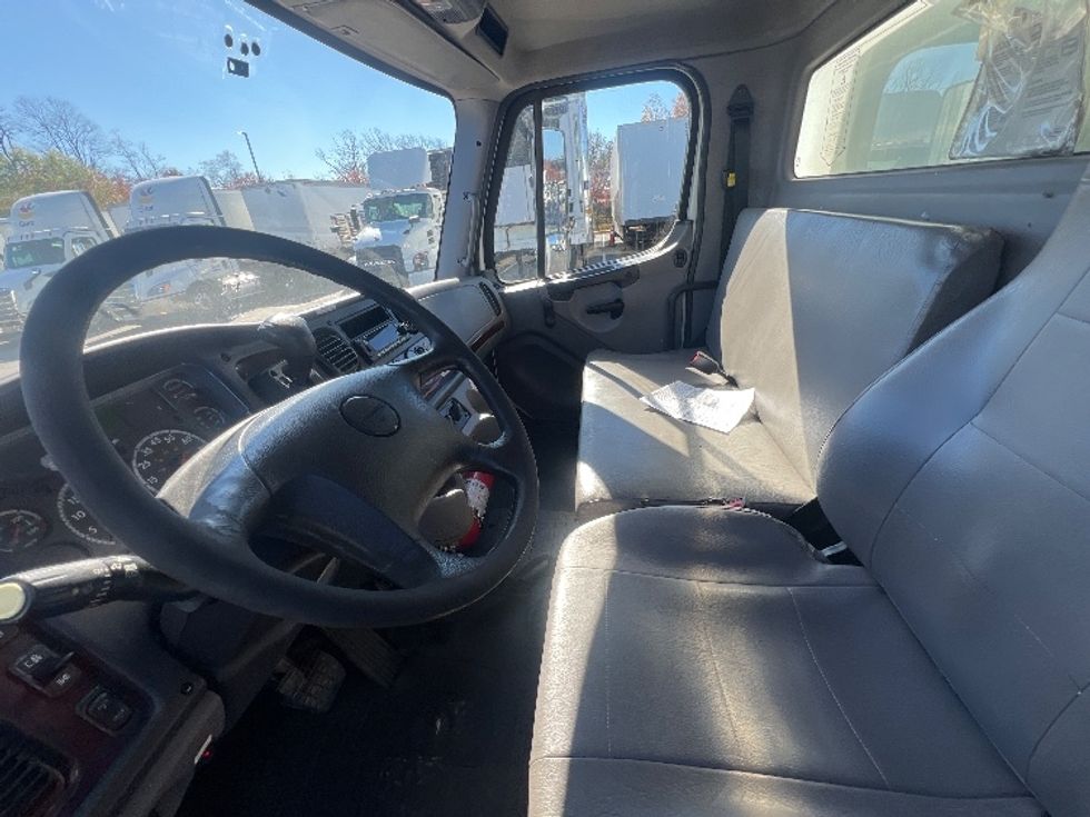 Medium Duty Box Truck-Light and Medium Duty Trucks-Freightliner-2019-M2-Jessup-MD-279,036\n\t\tmiles-$ 35,250 - Image 19