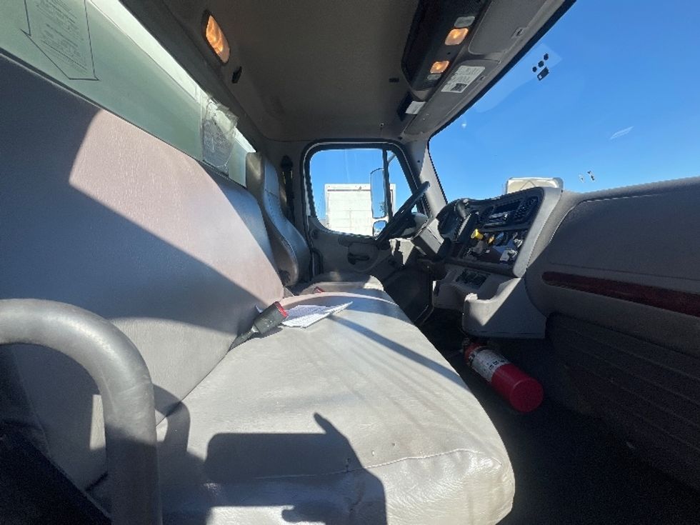 Medium Duty Box Truck-Light and Medium Duty Trucks-Freightliner-2019-M2-Jessup-MD-279,036\n\t\tmiles-$ 35,250 - Image 22