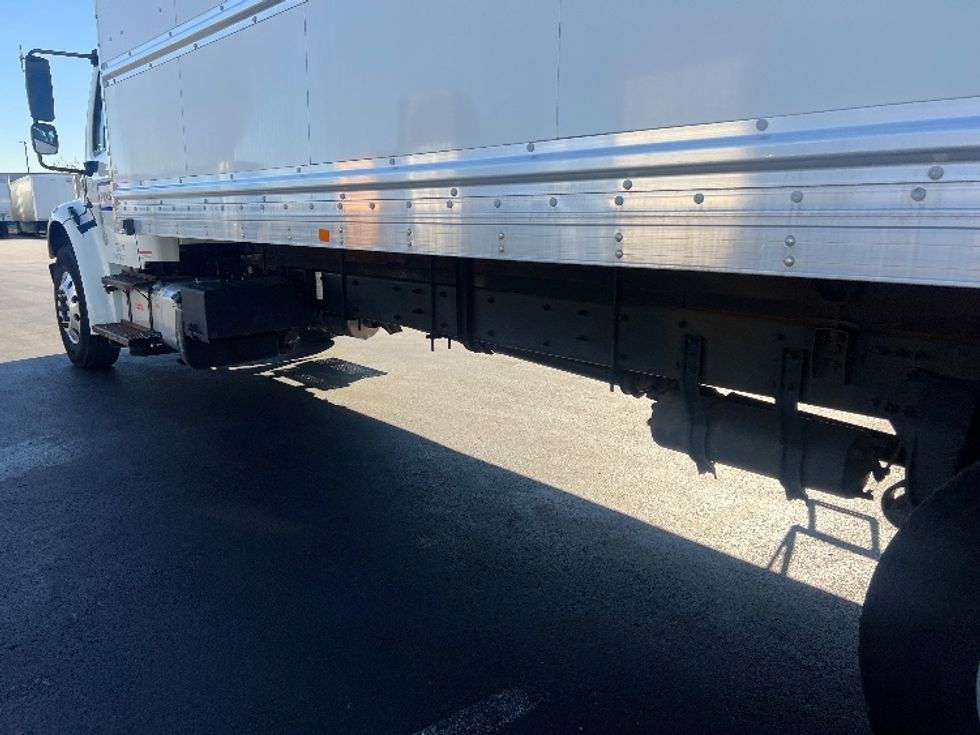 Medium Duty Box Truck-Light and Medium Duty Trucks-Freightliner-2019-M2-Jessup-MD-279,036\n\t\tmiles-$ 35,250 - Image 5