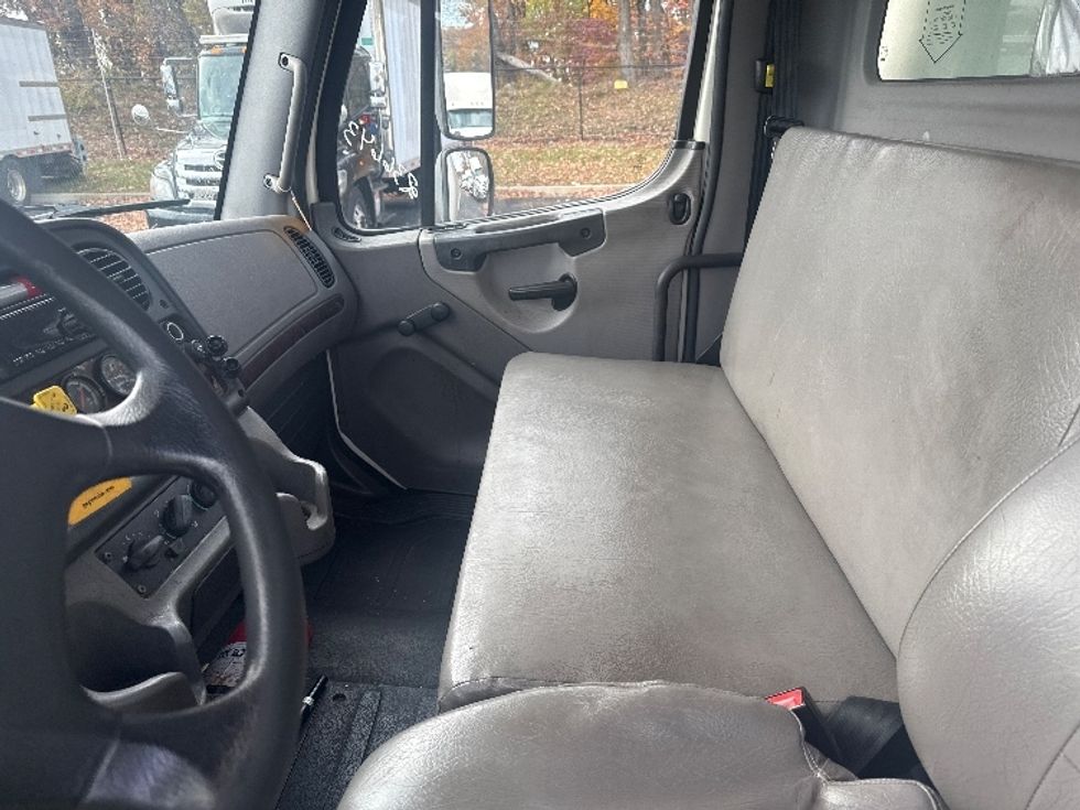 Medium Duty Box Truck-Light and Medium Duty Trucks-Freightliner-2019-M2-Jessup-MD-466,025\n\t\tmiles-$ 10,000 - Image 18