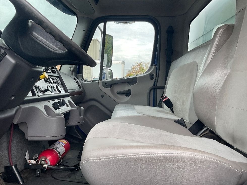 Medium Duty Box Truck-Light and Medium Duty Trucks-Freightliner-2019-M2-Jessup-PA-171,874\n\t\tmiles-$ 47,000 - Image 19