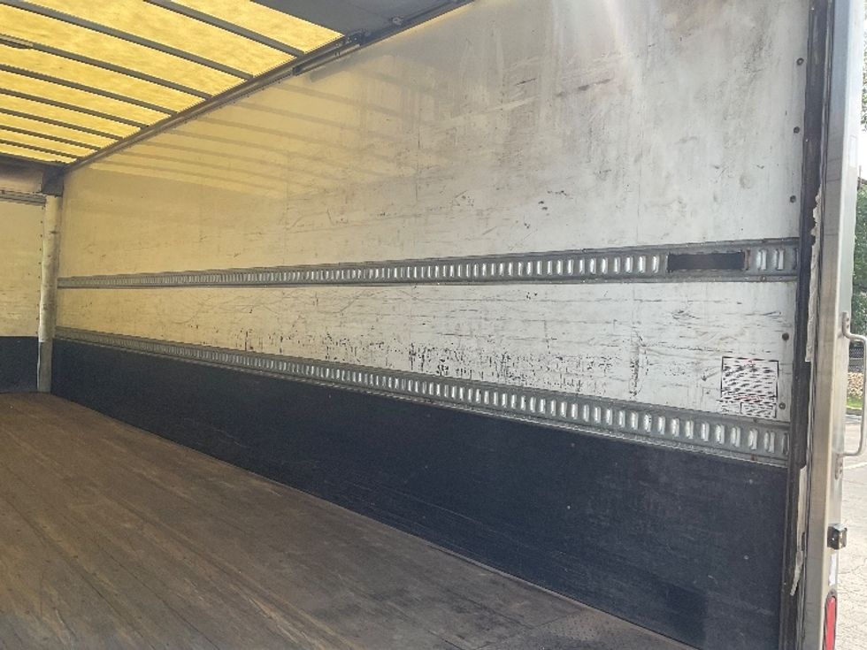 Medium Duty Box Truck-Light and Medium Duty Trucks-Freightliner-2019-M2-Jessup-PA-186,122\n\t\tmiles-$ 45,500 - Image 12