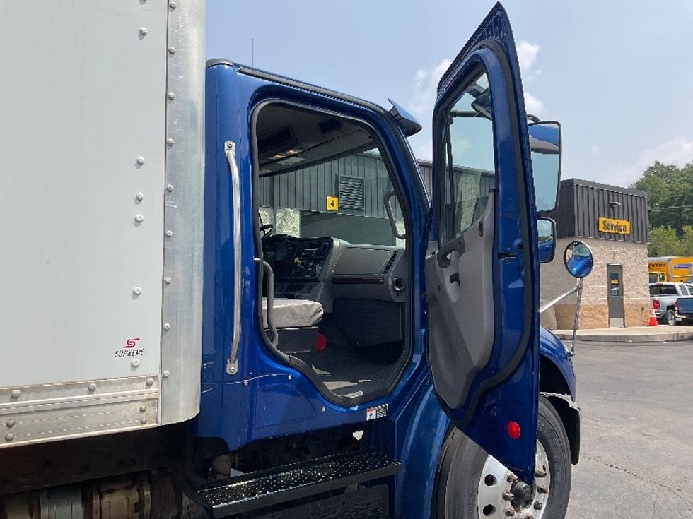 Medium Duty Box Truck-Light and Medium Duty Trucks-Freightliner-2019-M2-Jessup-PA-186,122\n\t\tmiles-$ 45,500 - Image 20