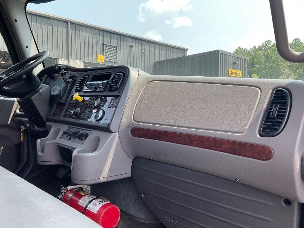 Medium Duty Box Truck-Light and Medium Duty Trucks-Freightliner-2019-M2-Jessup-PA-186,122\n\t\tmiles-$ 45,500 - Image 21