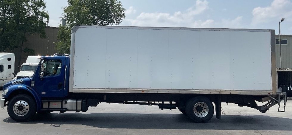 Medium Duty Box Truck-Light and Medium Duty Trucks-Freightliner-2019-M2-Jessup-PA-186,122\n\t\tmiles-$ 45,500 - Image 4