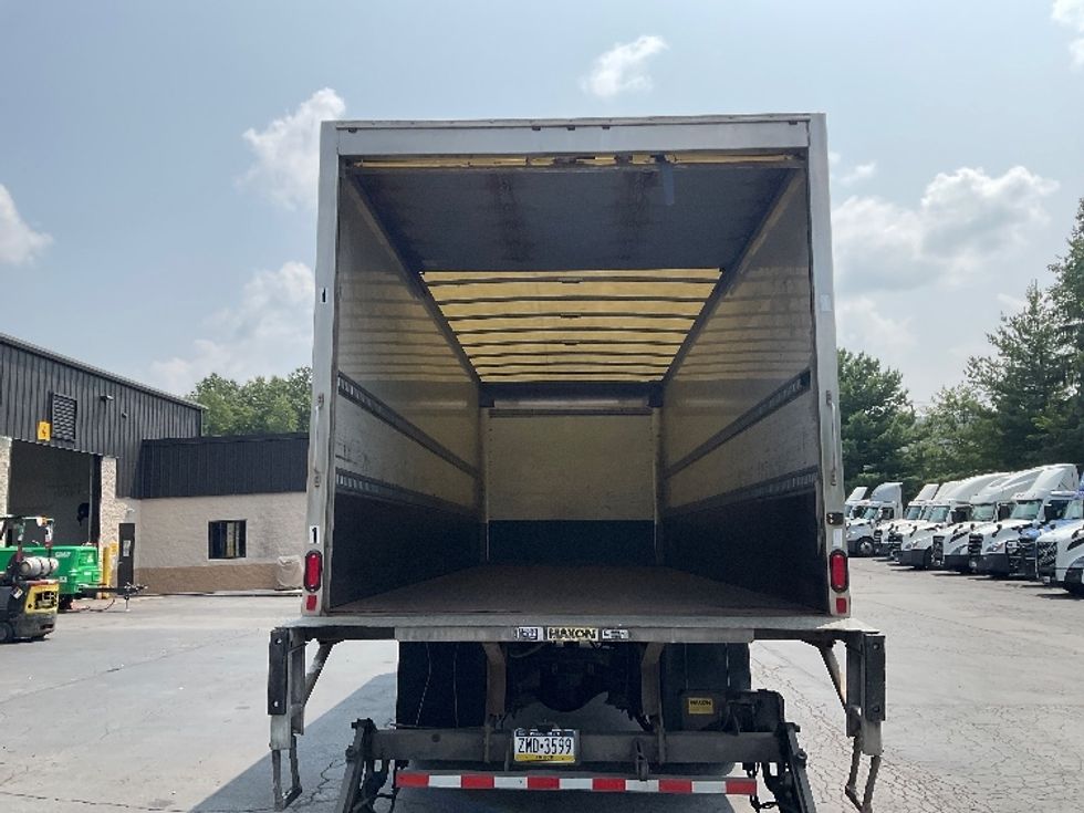 Medium Duty Box Truck-Light and Medium Duty Trucks-Freightliner-2019-M2-Jessup-PA-186,122\n\t\tmiles-$ 45,500 - Image 8