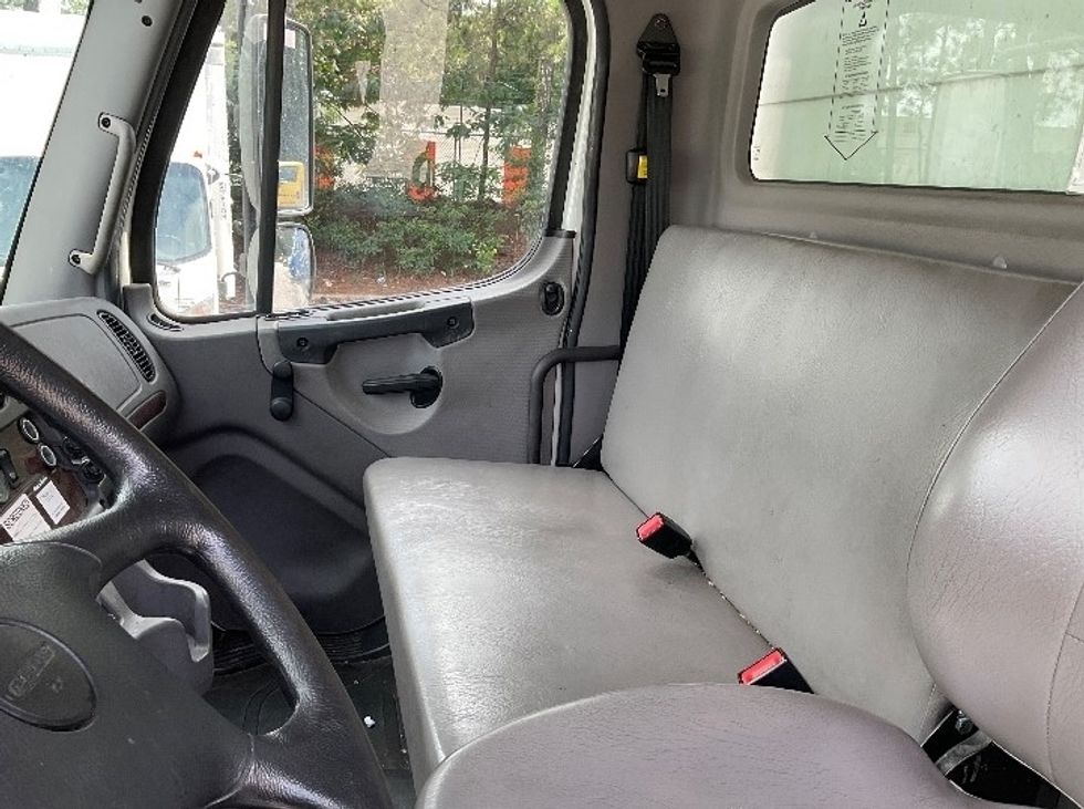 Medium Duty Box Truck-Light and Medium Duty Trucks-Freightliner-2019-M2-Jonesboro-GA-213,611\n\t\tmiles-$ 49,500 - Image 19