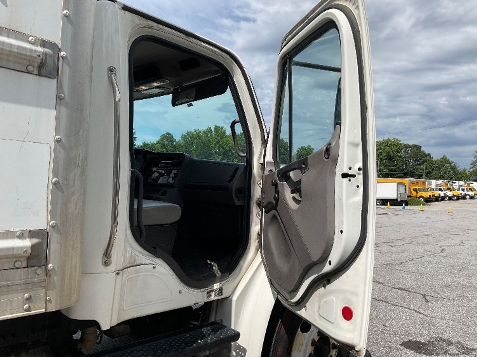 Medium Duty Box Truck-Light and Medium Duty Trucks-Freightliner-2019-M2-Jonesboro-GA-213,611\n\t\tmiles-$ 49,500 - Image 20