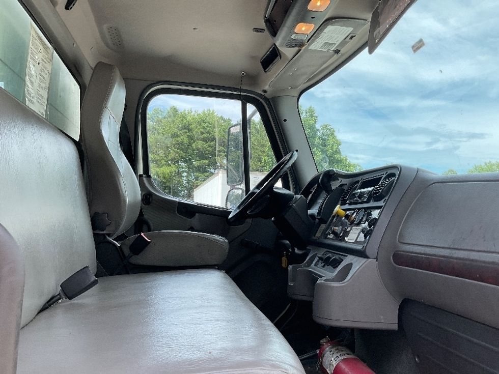 Medium Duty Box Truck-Light and Medium Duty Trucks-Freightliner-2019-M2-Jonesboro-GA-213,611\n\t\tmiles-$ 49,500 - Image 22
