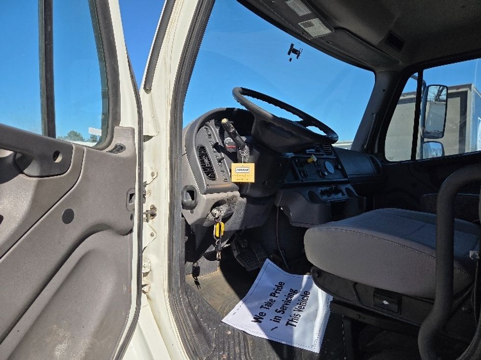 Medium Duty Box Truck-Light and Medium Duty Trucks-Freightliner-2019-M2-Kansas City-MO-162,249\n\t\tmiles-$ 48,500 - Image 16