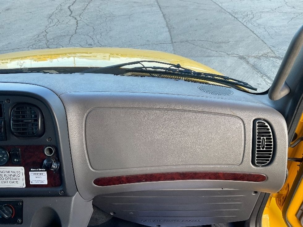 Medium Duty Box Truck-Light and Medium Duty Trucks-Freightliner-2019-M2-Kansas City-MO-253,878\n\t\tmiles-$ 37,000 - Image 21