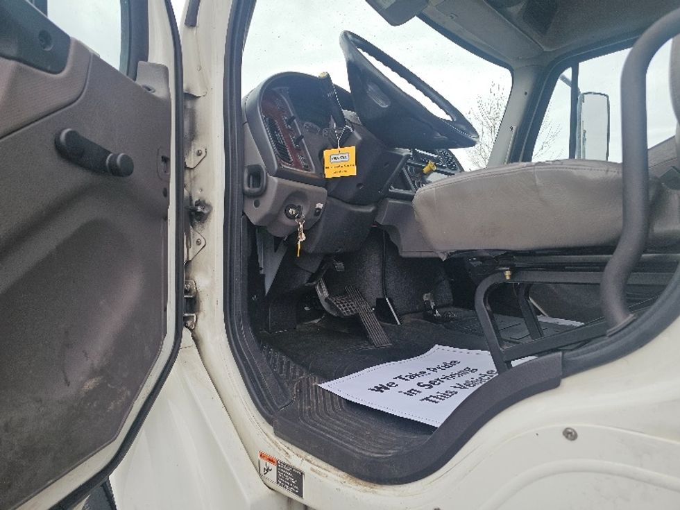 Medium Duty Box Truck-Light and Medium Duty Trucks-Freightliner-2019-M2-Kansas City-MO-311,100\n\t\tmiles-$ 38,500 - Image 15