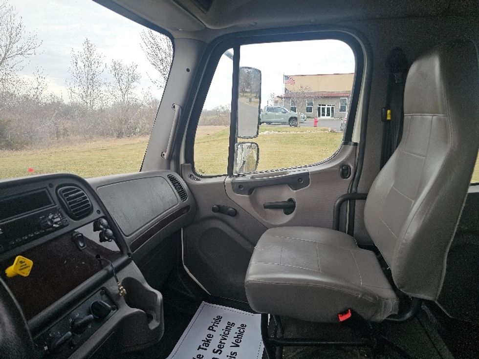 Medium Duty Box Truck-Light and Medium Duty Trucks-Freightliner-2019-M2-Kansas City-MO-311,100\n\t\tmiles-$ 38,500 - Image 18