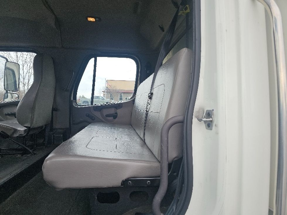 Medium Duty Box Truck-Light and Medium Duty Trucks-Freightliner-2019-M2-Kansas City-MO-311,100\n\t\tmiles-$ 38,500 - Image 25