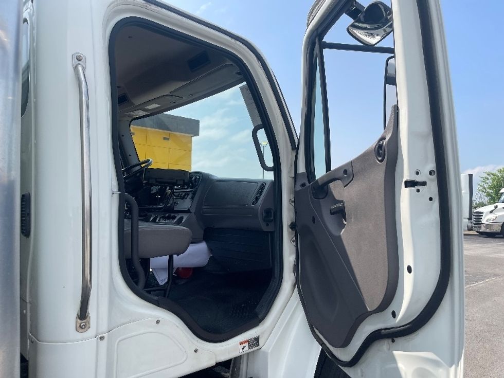 Medium Duty Box Truck-Light and Medium Duty Trucks-Freightliner-2019-M2-Kansas City-MO-61,944\n\t\tmiles-$ 50,500 - Image 20