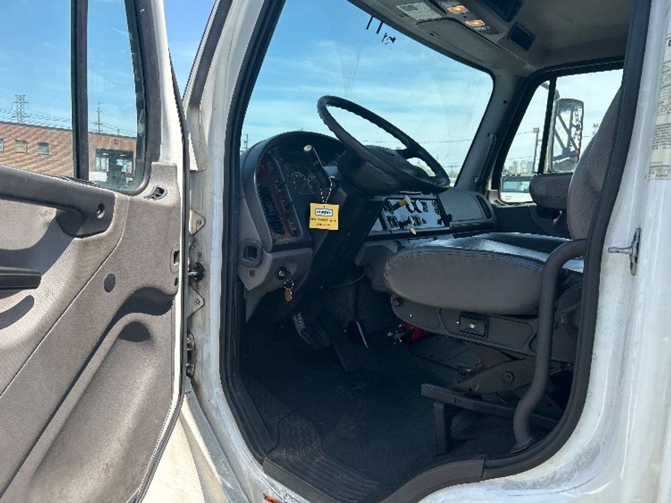 Medium Duty Box Truck-Light and Medium Duty Trucks-Freightliner-2019-M2-Kearny-NJ-189,806\n\t\tmiles-$ 43,250 - Image 16