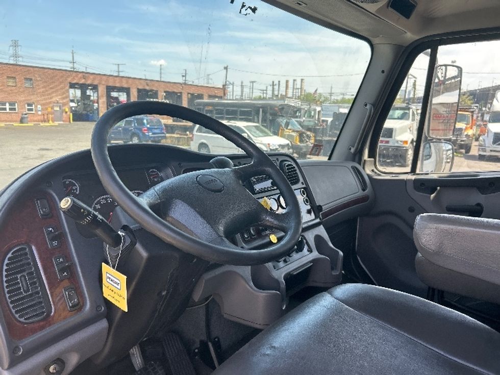 Medium Duty Box Truck-Light and Medium Duty Trucks-Freightliner-2019-M2-Kearny-NJ-189,806\n\t\tmiles-$ 43,250 - Image 17