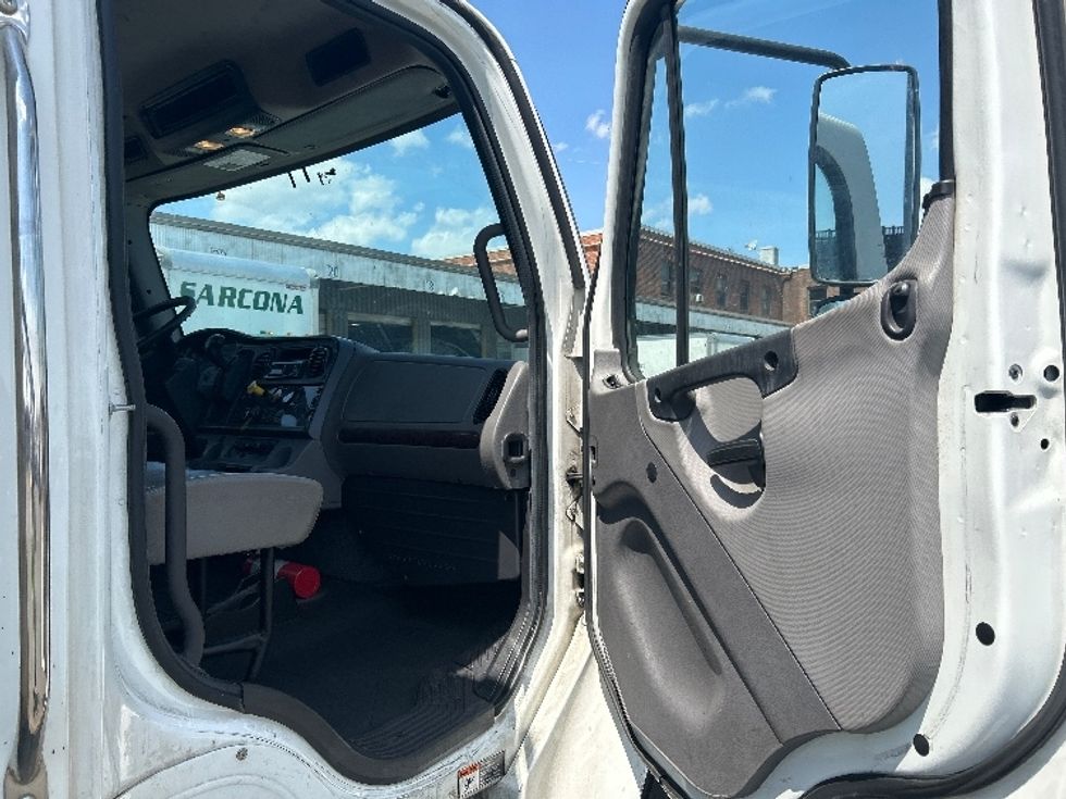 Medium Duty Box Truck-Light and Medium Duty Trucks-Freightliner-2019-M2-Kearny-NJ-189,806\n\t\tmiles-$ 43,250 - Image 20