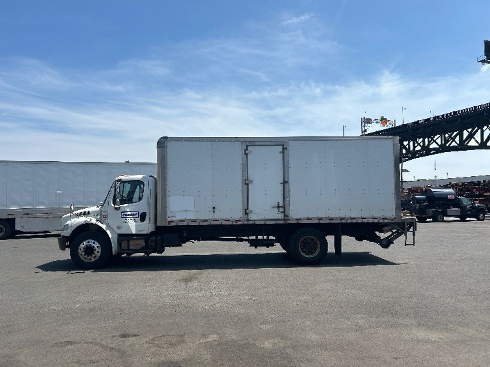Medium Duty Box Truck-Light and Medium Duty Trucks-Freightliner-2019-M2-Kearny-NJ-189,806\n\t\tmiles-$ 43,250 - Image 4