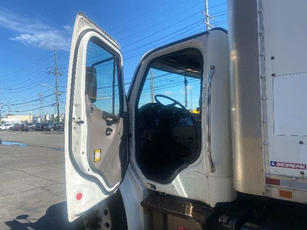 Medium Duty Box Truck-Light and Medium Duty Trucks-Freightliner-2019-M2-Kearny-NJ-196,347\n\t\tmiles-$ 41,500 - Image 16