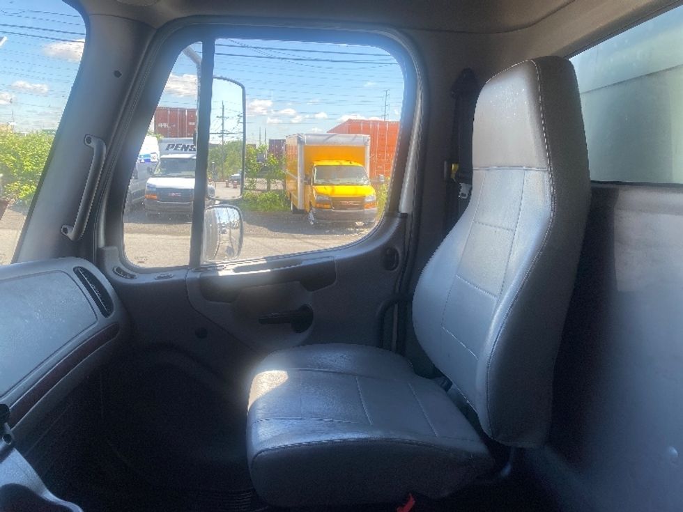 Medium Duty Box Truck-Light and Medium Duty Trucks-Freightliner-2019-M2-Kearny-NJ-196,347\n\t\tmiles-$ 41,500 - Image 19