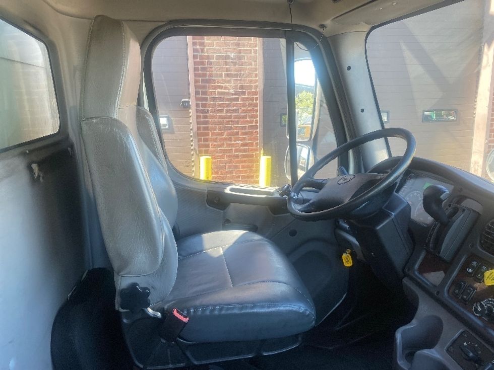 Medium Duty Box Truck-Light and Medium Duty Trucks-Freightliner-2019-M2-Kearny-NJ-196,347\n\t\tmiles-$ 41,500 - Image 22
