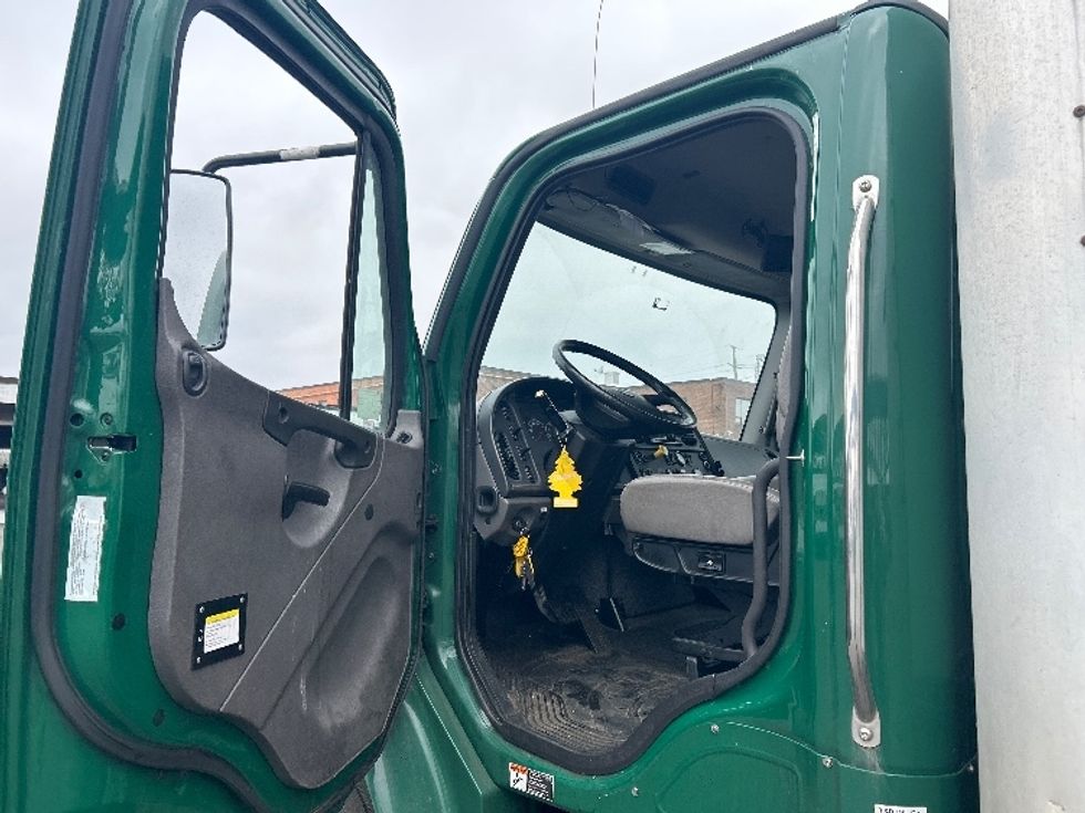 Medium Duty Box Truck-Light and Medium Duty Trucks-Freightliner-2019-M2-Kearny-NJ-221,212\n\t\tmiles-$ 34,750 - Image 16