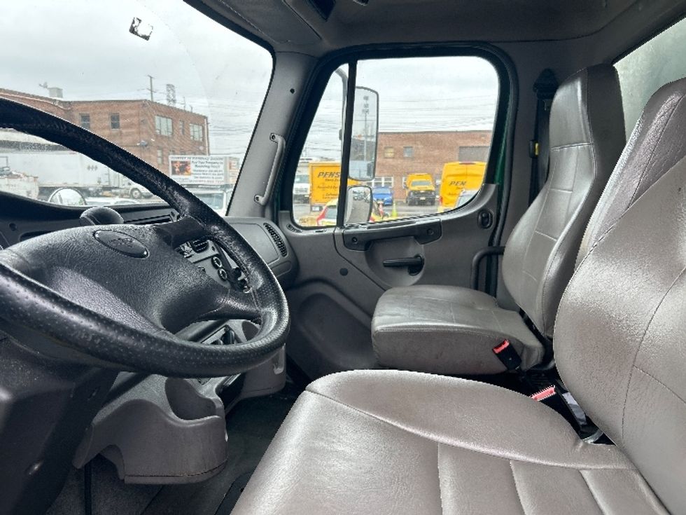 Medium Duty Box Truck-Light and Medium Duty Trucks-Freightliner-2019-M2-Kearny-NJ-221,212\n\t\tmiles-$ 34,750 - Image 19