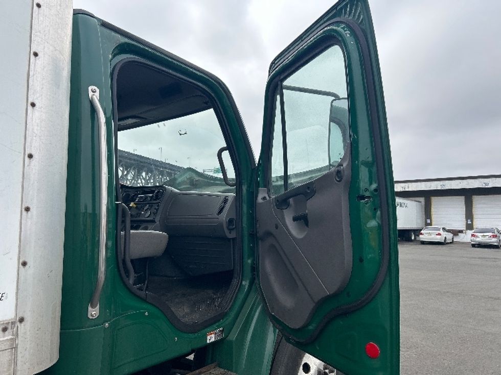 Medium Duty Box Truck-Light and Medium Duty Trucks-Freightliner-2019-M2-Kearny-NJ-221,212\n\t\tmiles-$ 34,750 - Image 20