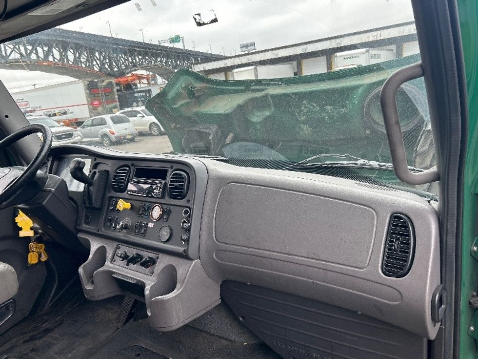 Medium Duty Box Truck-Light and Medium Duty Trucks-Freightliner-2019-M2-Kearny-NJ-221,212\n\t\tmiles-$ 34,750 - Image 21