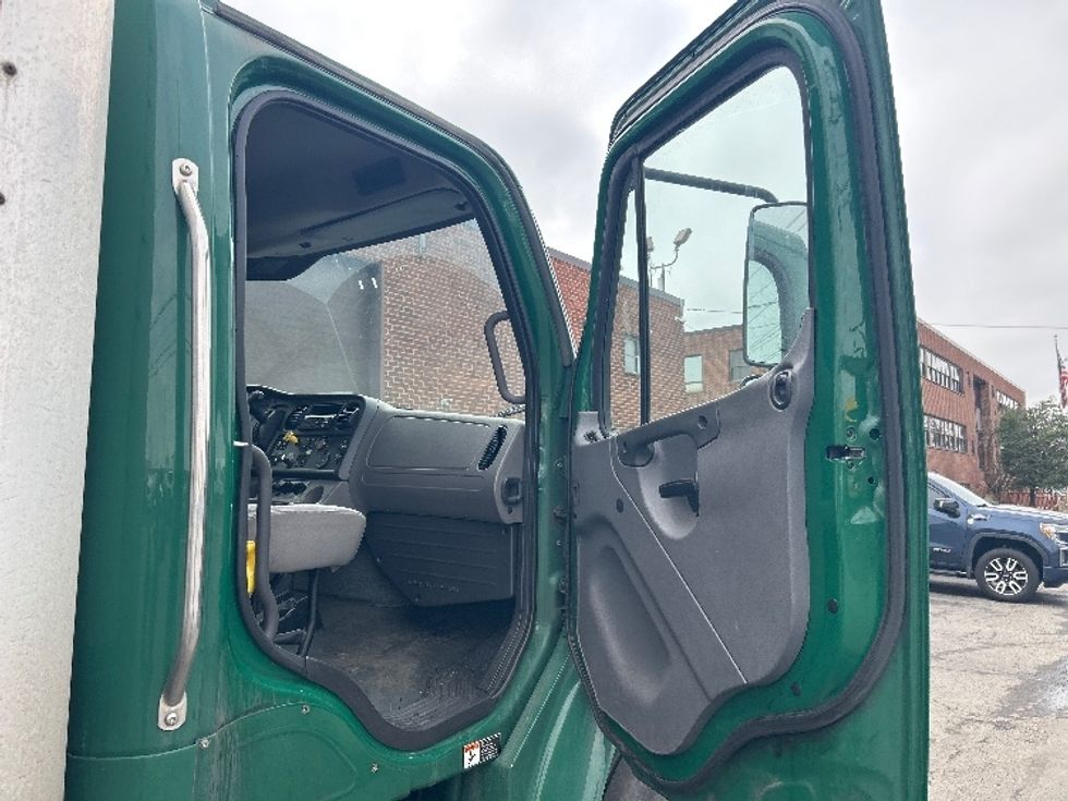 Medium Duty Box Truck-Light and Medium Duty Trucks-Freightliner-2019-M2-Kearny-NJ-449,229\n\t\tmiles-$ 20,000 - Image 20