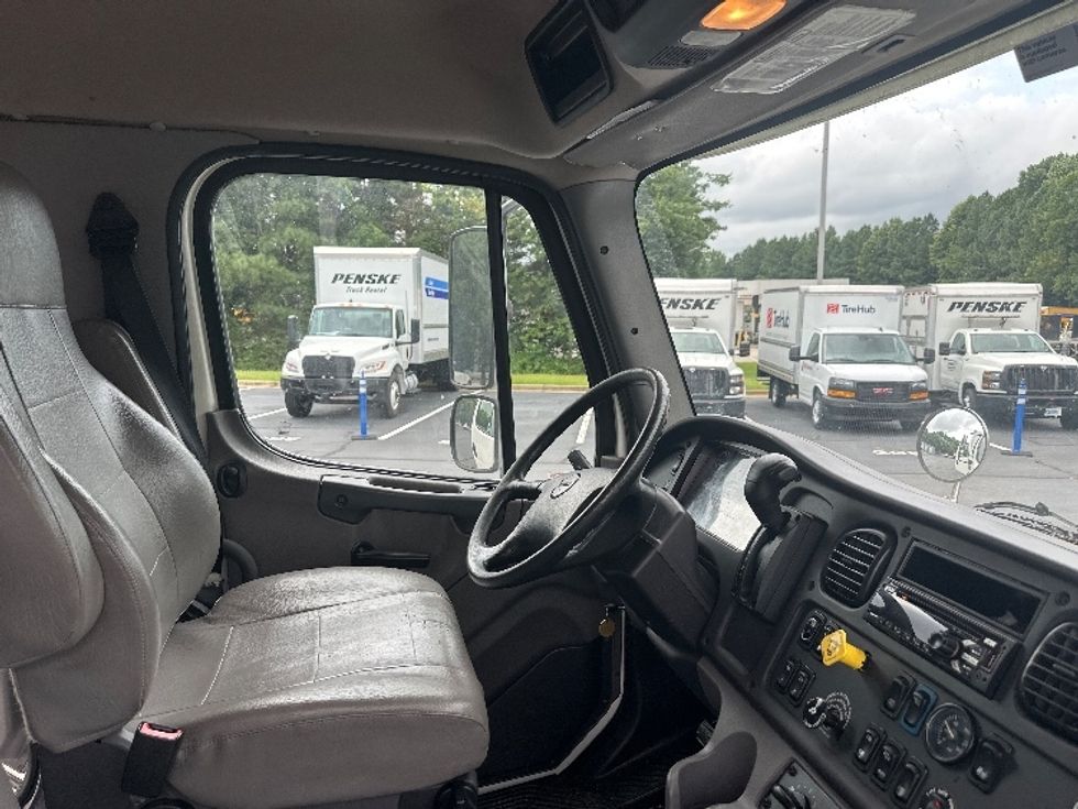 Medium Duty Box Truck-Light and Medium Duty Trucks-Freightliner-2019-M2-Kennesaw-GA-126,826\n\t\tmiles-$ 69,750 - Image 22