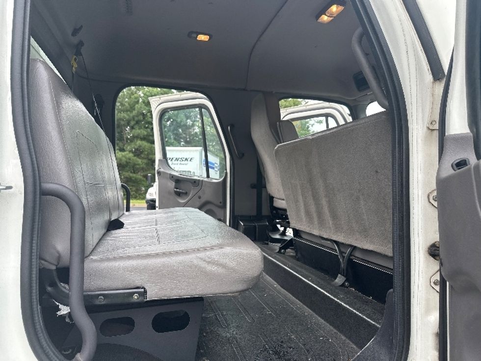 Medium Duty Box Truck-Light and Medium Duty Trucks-Freightliner-2019-M2-Kennesaw-GA-126,826\n\t\tmiles-$ 69,750 - Image 26