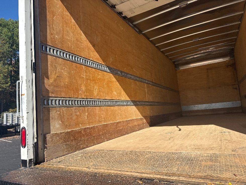 Medium Duty Box Truck-Light and Medium Duty Trucks-Freightliner-2019-M2-Kennesaw-GA-242,326\n\t\tmiles-$ 40,250 - Image 10