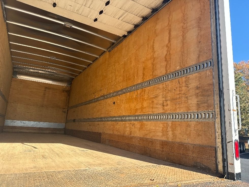 Medium Duty Box Truck-Light and Medium Duty Trucks-Freightliner-2019-M2-Kennesaw-GA-242,326\n\t\tmiles-$ 40,250 - Image 11