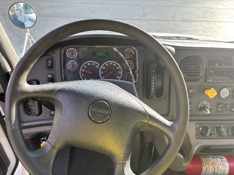 Medium Duty Box Truck-Light and Medium Duty Trucks-Freightliner-2019-M2-Kennesaw-GA-242,326\n\t\tmiles-$ 40,250 - Image 12