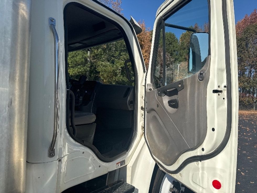 Medium Duty Box Truck-Light and Medium Duty Trucks-Freightliner-2019-M2-Kennesaw-GA-242,326\n\t\tmiles-$ 40,250 - Image 14