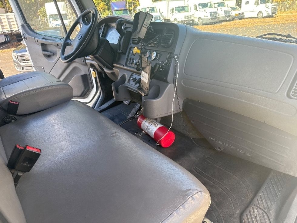 Medium Duty Box Truck-Light and Medium Duty Trucks-Freightliner-2019-M2-Kennesaw-GA-242,326\n\t\tmiles-$ 40,250 - Image 22
