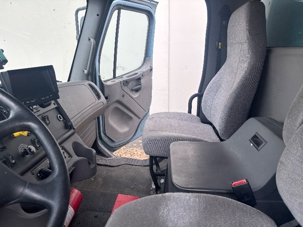 Medium Duty Box Truck-Light and Medium Duty Trucks-Freightliner-2019-M2-Kent-WA-148,017\n\t\tmiles-$ 52,250 - Image 19