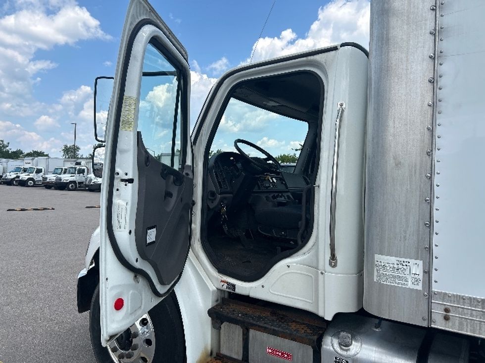 Medium Duty Box Truck-Light and Medium Duty Trucks-Freightliner-2019-M2-Kentwood-MI-118,042\n\t\tmiles-$ 57,750 - Image 16
