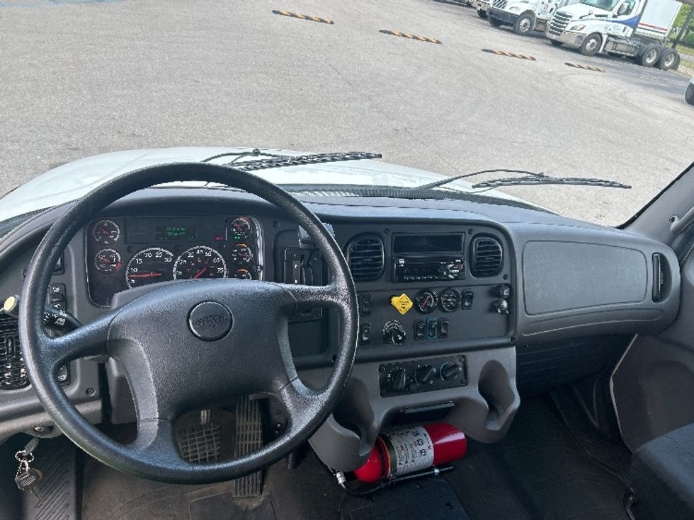Medium Duty Box Truck-Light and Medium Duty Trucks-Freightliner-2019-M2-Kentwood-MI-118,042\n\t\tmiles-$ 57,750 - Image 18